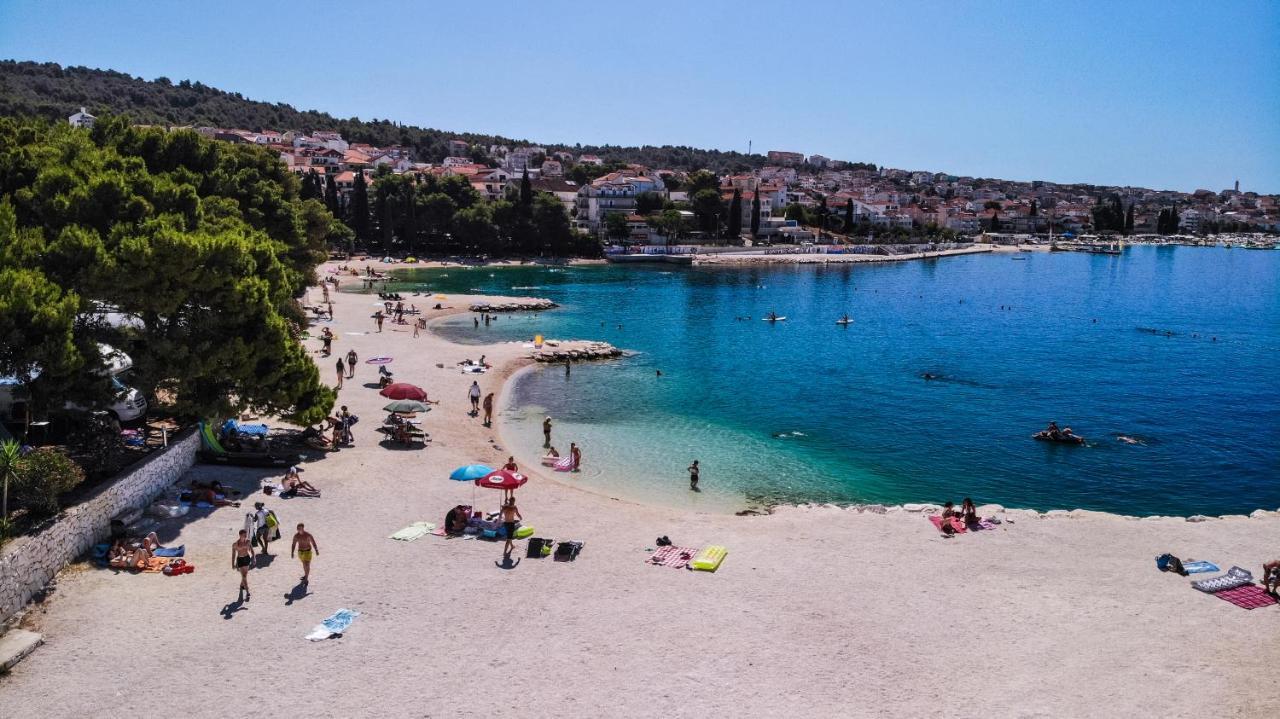 Kamp Rozac Hotel Trogir Exterior photo