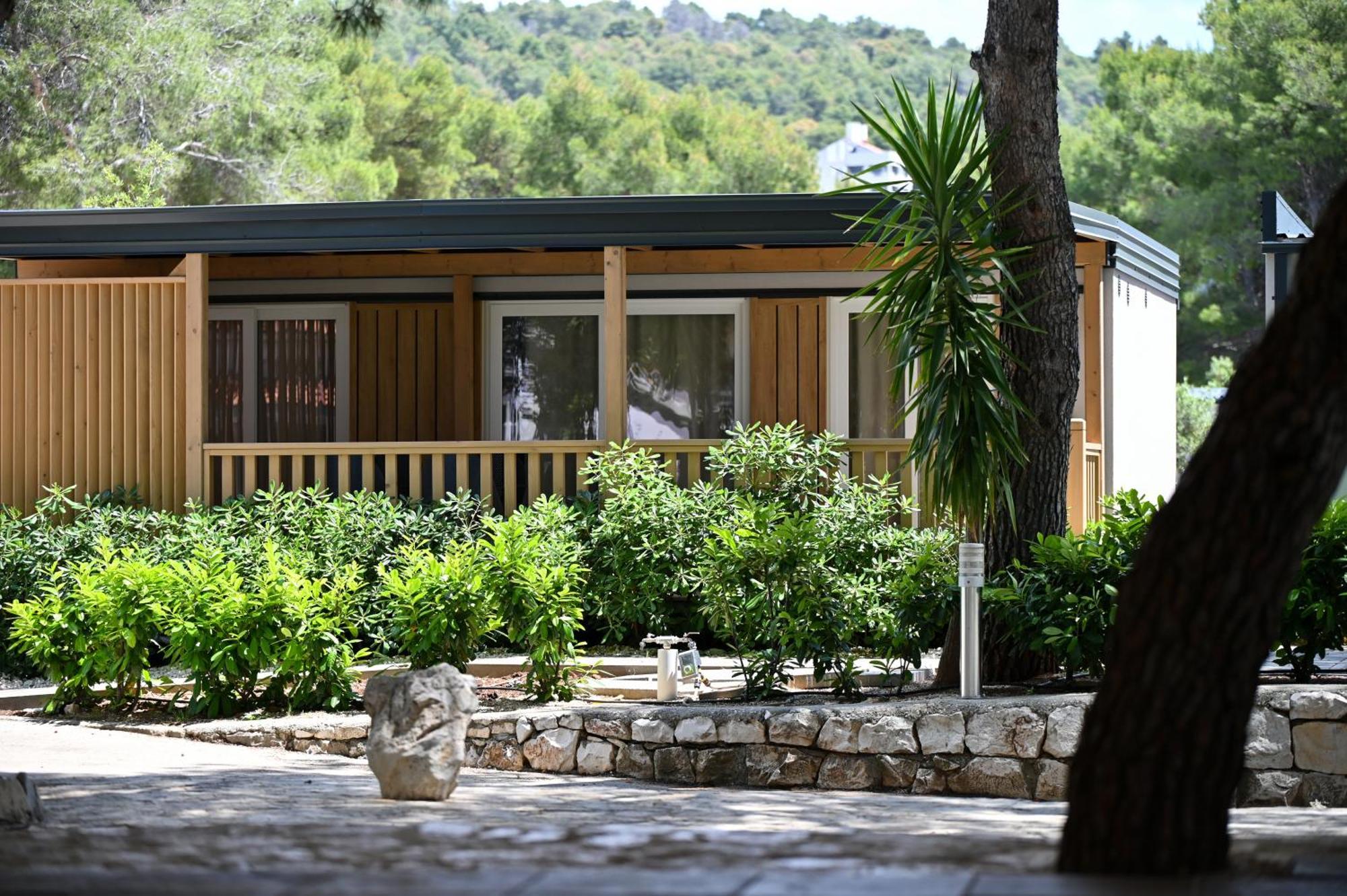 Kamp Rozac Hotel Trogir Exterior photo